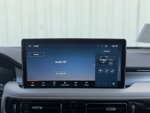 Used 2022 Lincoln Nautilus FWD w/ Premium Package image 30