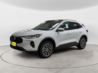 New 2025 Ford Escape SE w/ Class II Trailer Tow Package
