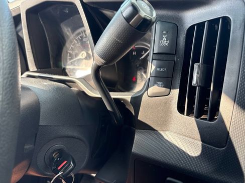 Used 2010 Honda Ridgeline RTS image 25