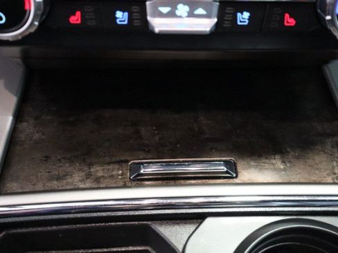 Used 2022 Ford F250 Lariat w/ Lariat Ultimate Package AWD/4WD image 42