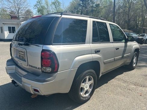 Used 2004 Chevrolet TrailBlazer LS w/ LS Preferred Equipment Group RWD image 4