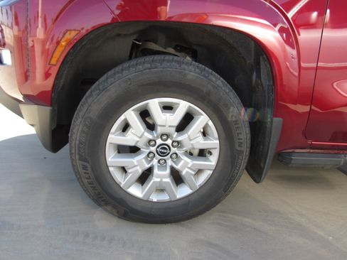 Used 2023 Nissan Frontier SV w/ Technology Package image 5