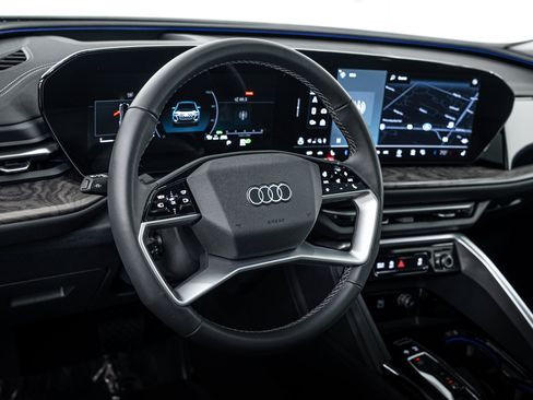 Used 2025 Audi Q5 Premium Plus w/ Premium Plus AWD/4WD image 9