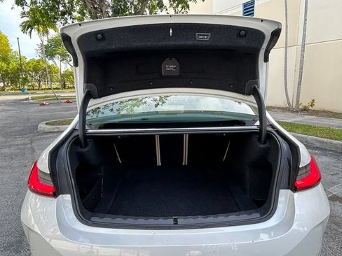 Used 2025 BMW 330i Sedan w/ Convenience Package RWD image 37
