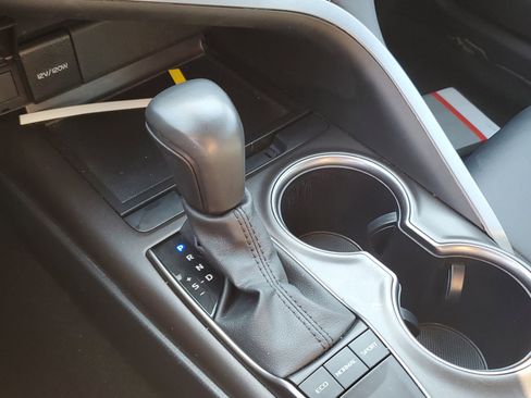 Used 2024 Toyota Camry SE image 26