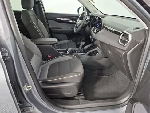 Used 2024 Chevrolet TrailBlazer LT FWD image 36