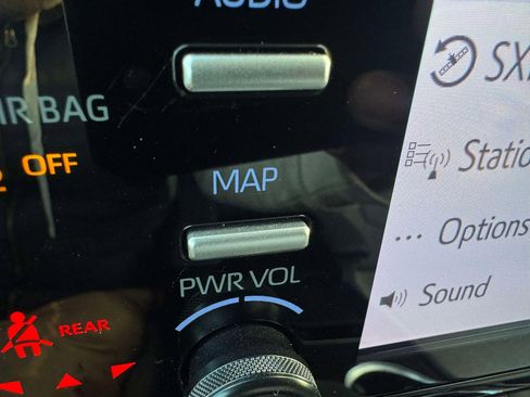 Certified 2023 Toyota Sienna LE image 26