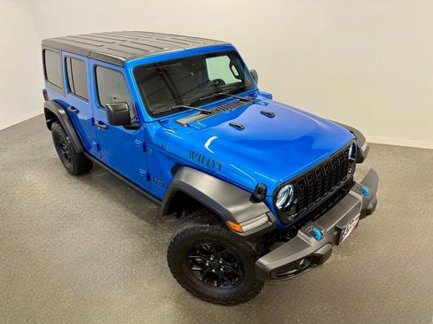 Used 2024 Jeep Wrangler Unlimited AWD/4WD image 2
