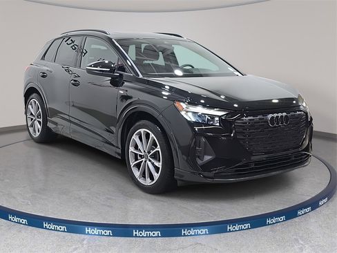 New 2026 Audi Q4 e-tron Premium image 3