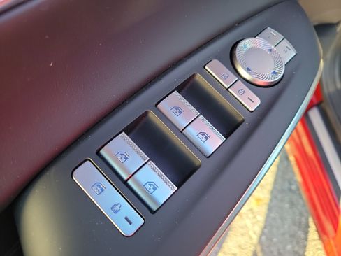 Used 2025 Genesis GV70 2.5T image 20