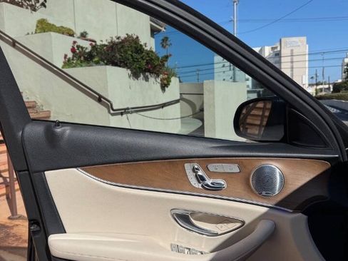 Used 2017 Mercedes-Benz E 300 image 17