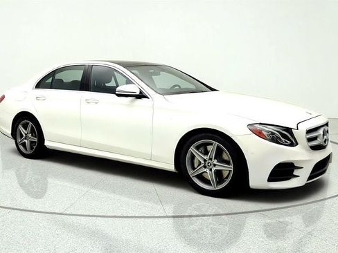 Used 2020 Mercedes-Benz E 350 4MATIC Sedan image 3