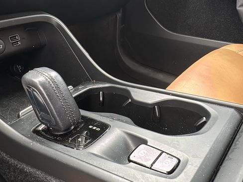 Used 2020 Volvo XC40 T5 Momentum w/ Protection Package Premier image 21