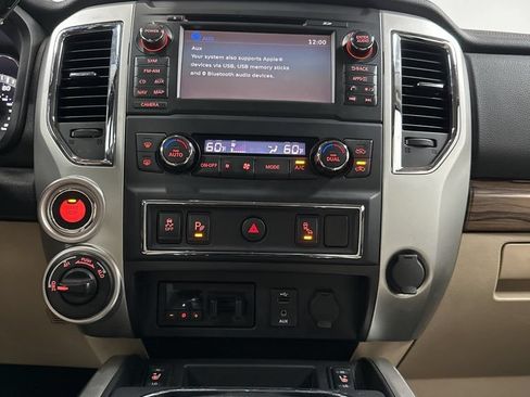 Used 2016 Nissan Titan SL AWD/4WD image 24