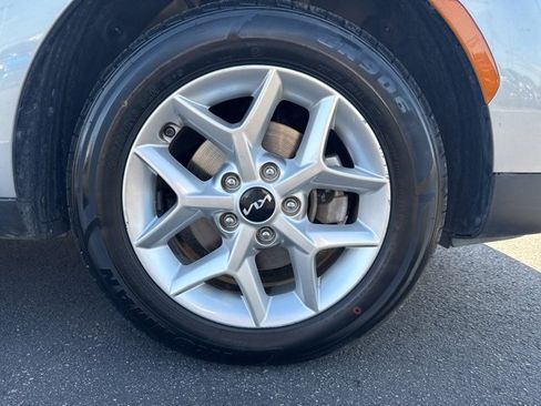 Used 2023 Kia Soul LX w/ LX Technology Package image 9