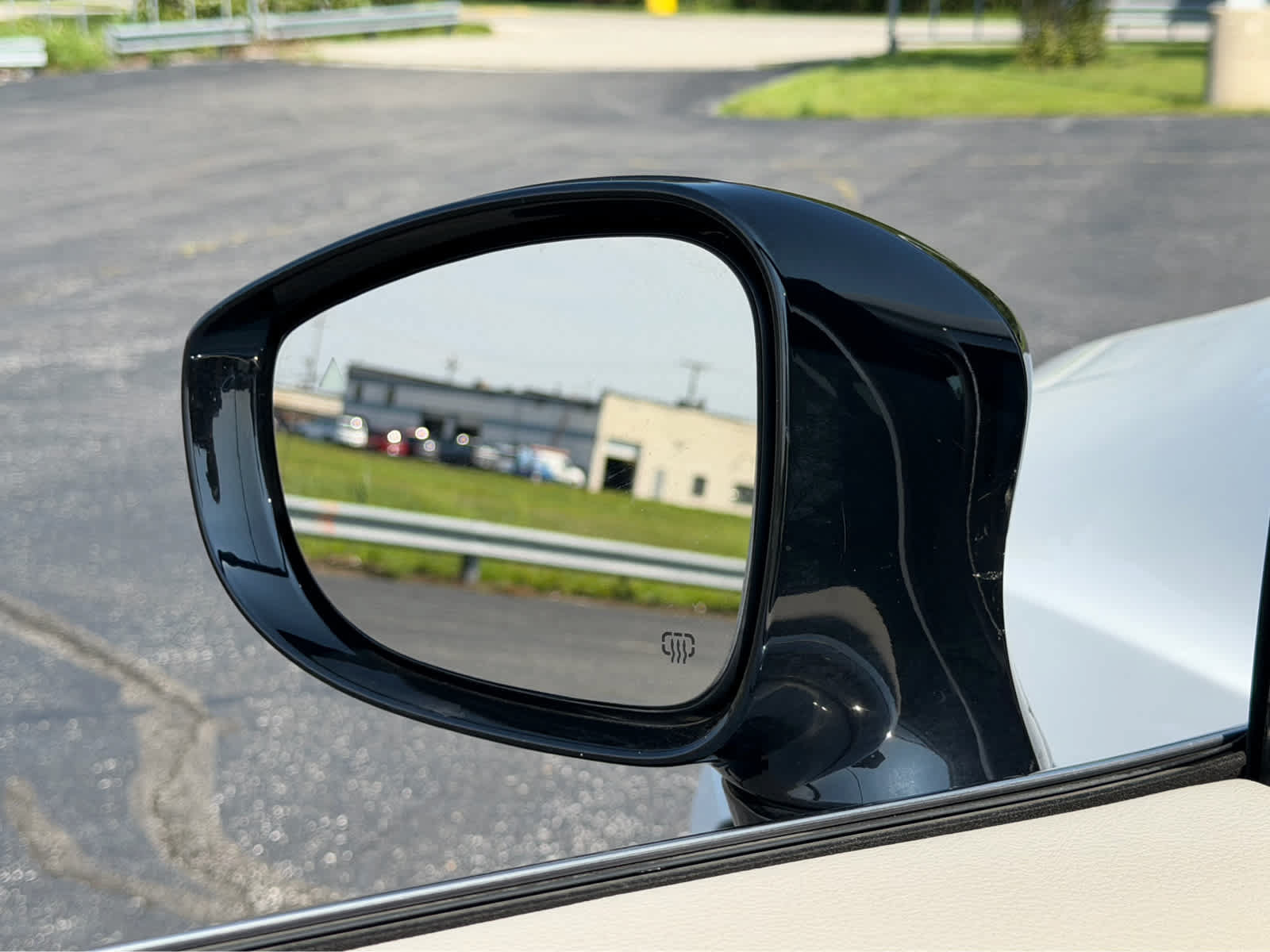 Used 2024 Chrysler Pacifica Touring-L FWD image 21