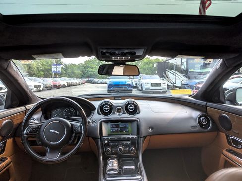 Used 2017 Jaguar XJ L Supercharged image 52