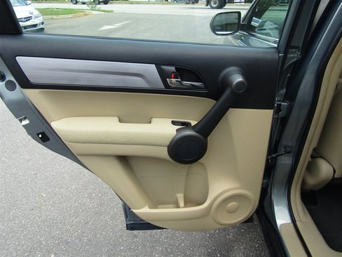 Used 2011 Honda CR-V LX image 16