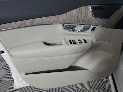 Certified 2023 Volvo XC90 B6 Core w/ Protection Package Premier AWD/4WD image 19
