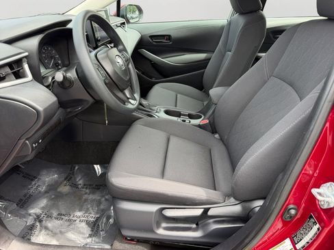 Used 2025 Toyota Corolla LE FWD image 16