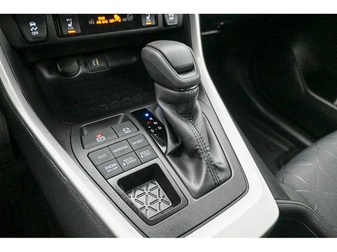 Used 2025 Toyota RAV4 XLE image 14