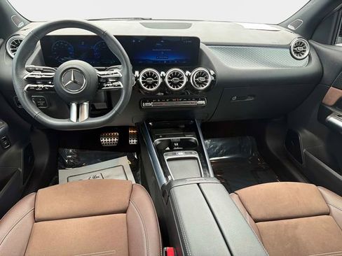 Used 2025 Mercedes-Benz GLA 250 4MATIC image 15