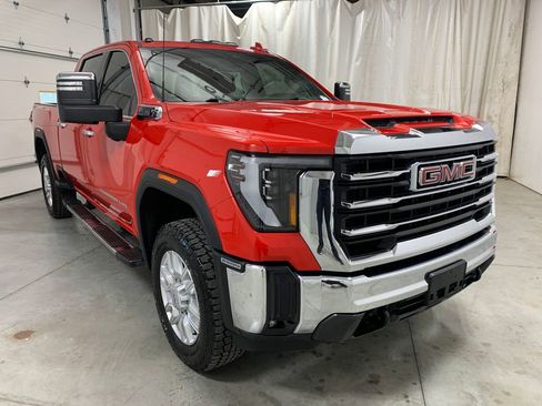 Used 2024 GMC Sierra 2500 SLT w/ SLT Convenience Package image 2