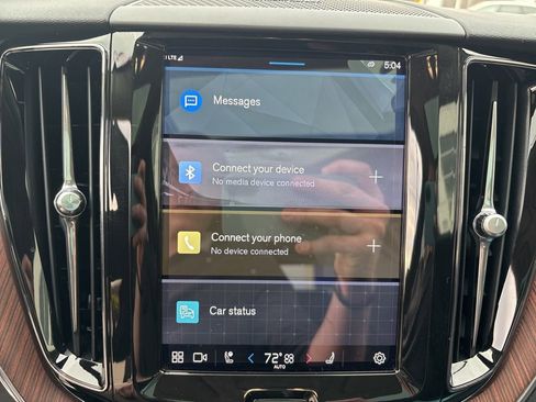 Certified 2023 Volvo XC60 B5 Plus w/ Climate Package image 22