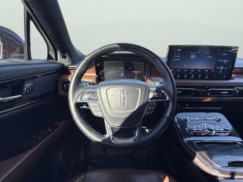 Certified 2022 Lincoln Nautilus Reserve image 13