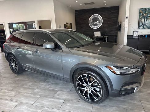 Used 2020 Volvo V90 T6 Cross Country AWD/4WD image 4