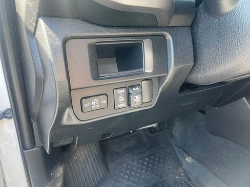 Used 2017 Toyota Tacoma TRD Sport w/ Tow Package RWD image 16