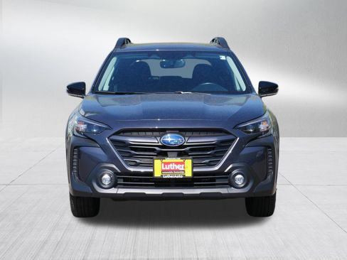 Used 2024 Subaru Outback Premium AWD/4WD image 2