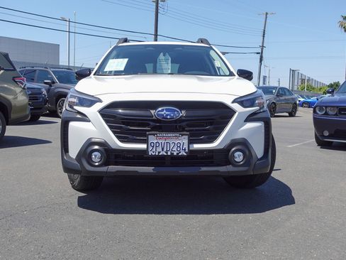 Certified 2025 Subaru Outback Onyx Edition AWD/4WD image 3