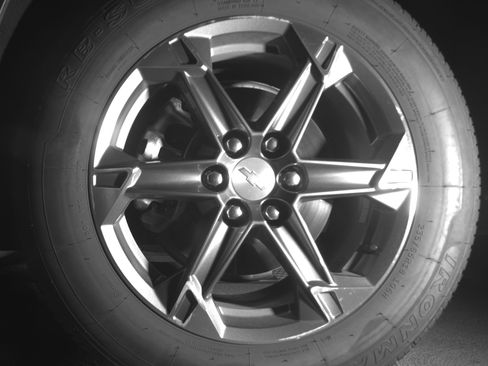 Used 2025 Chevrolet Blazer LT FWD image 12