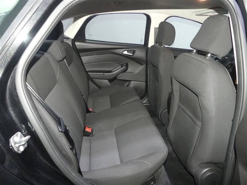 Used 2015 Ford Focus SE w/ Reverse Sensing Package FWD image 27