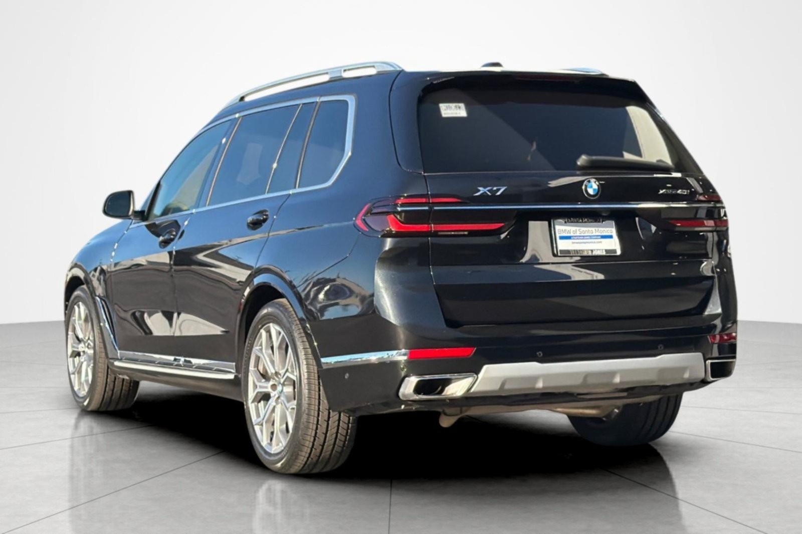 Used 2024 BMW X7 xDrive40i AWD/4WD image 3