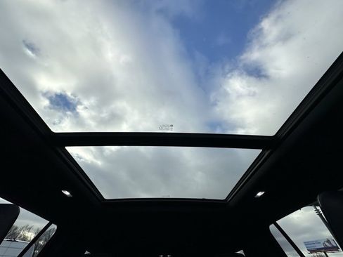 Used 2022 GMC Yukon XL AT4 w/ AT4 Premium Plus Package image 20