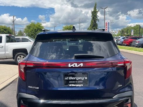 Used 2024 Kia Seltos EX AWD/4WD image 3