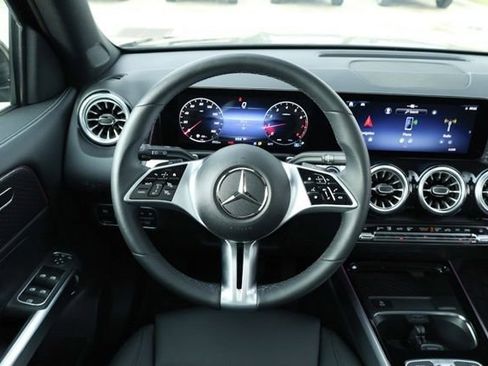 Used 2024 Mercedes-Benz GLB 250 image 16