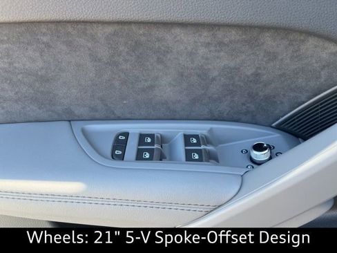 New 2025 Audi SQ5 Premium Plus image 29