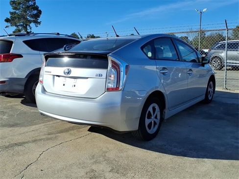 Used 2014 Toyota Prius Four image 2