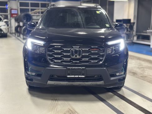 Used 2022 Honda Passport TrailSport image 2