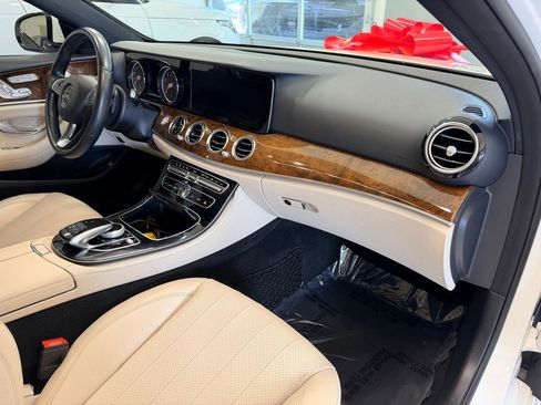 Used 2018 Mercedes-Benz E 300 image 26