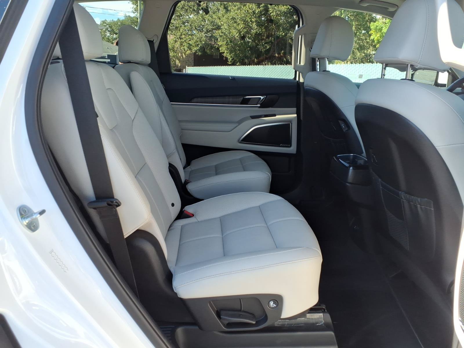 Used 2024 Kia Telluride SX w/ Towing Package AWD/4WD image 14