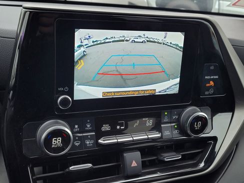 Certified 2024 Toyota Highlander LE image 16