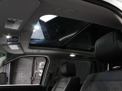 Used 2024 Toyota Sequoia Limited w/ Tow Technology Package AWD/4WD image 15