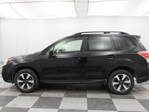 Used 2018 Subaru Forester 2.5i Premium w/ All-Weather Package image 4
