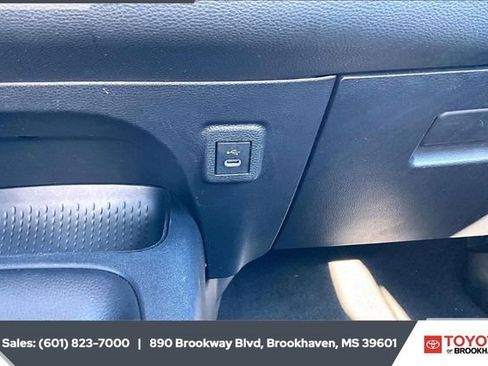 Used 2024 Toyota Corolla LE image 22