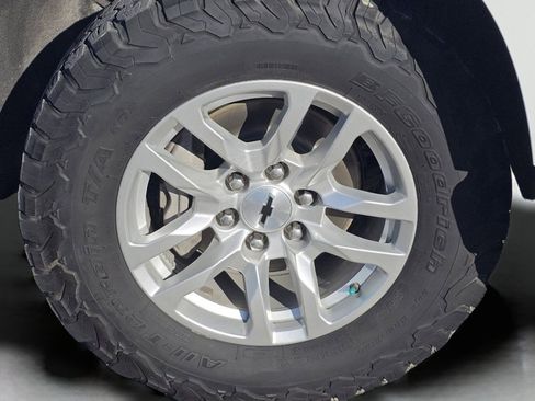 Used 2019 Chevrolet Silverado 1500 RST image 17