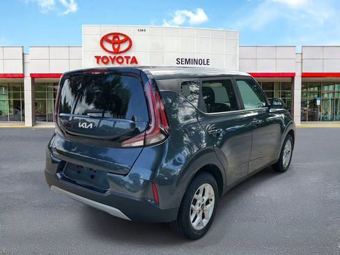 Used 2025 Kia Soul LX w/ LX Technology Package FWD image 3